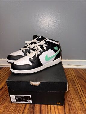 Nike Kids Mid-Top Sneakers in White, Black & Mint